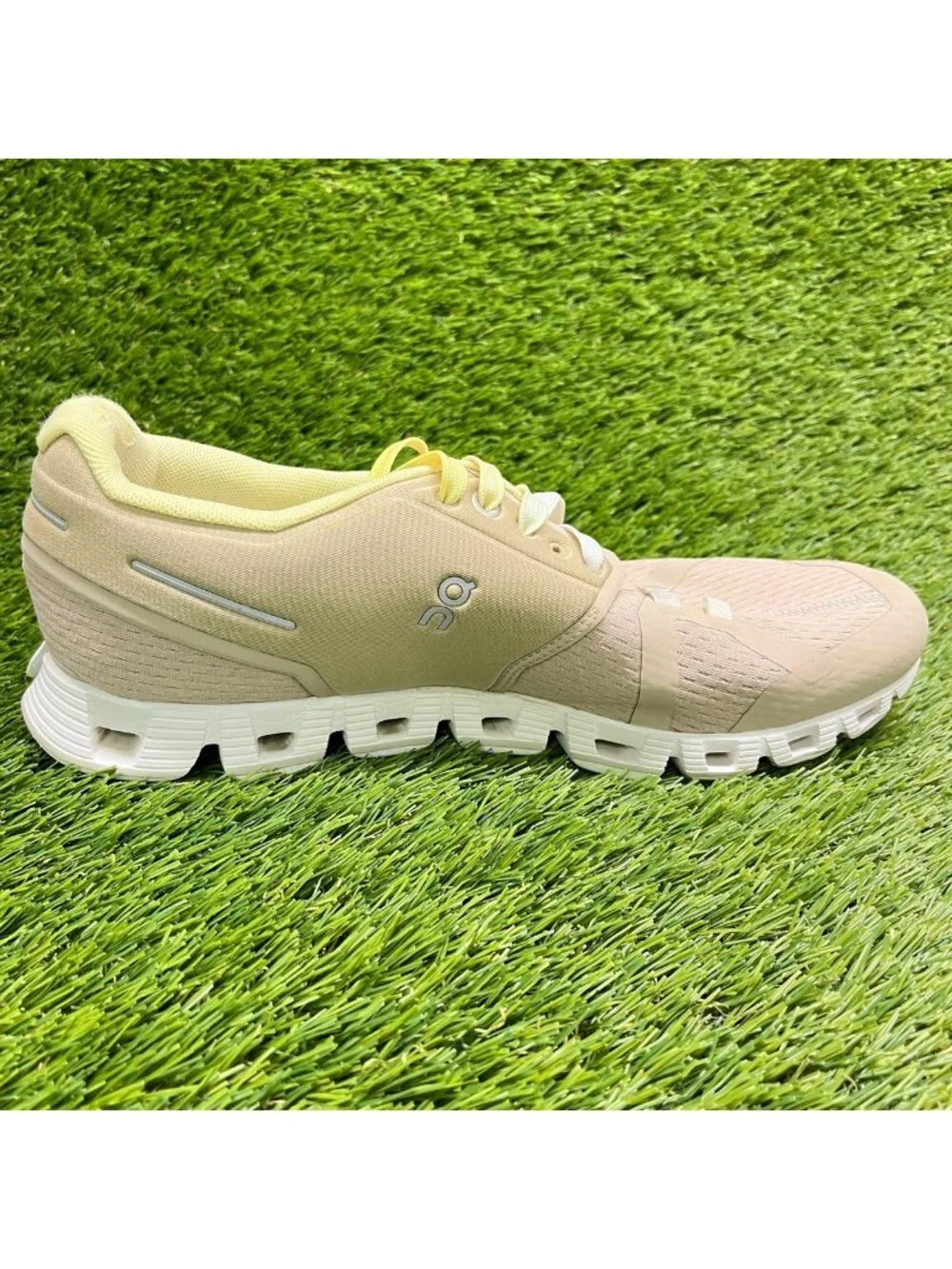On Cloud X 3 Womens Size 9.5 Beige Pearl Athletic Running Walking Shoes Sneakers